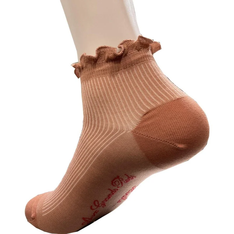 Socquettes Soie Rose Cotes Et Frou Frou Berthe Aux Grands Pieds – Image 2